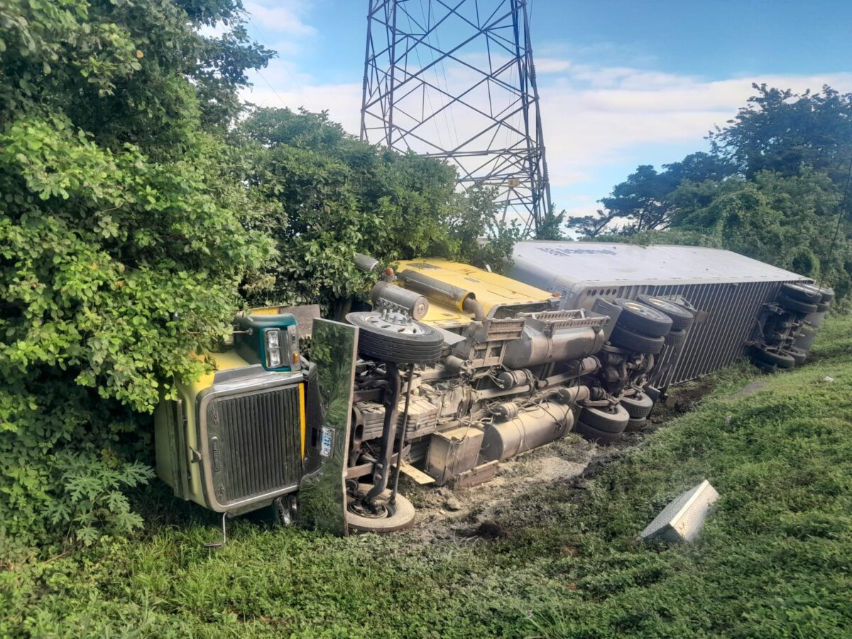 Joven Aníbal Torrez se duerme al volante y vuelca en Masaya