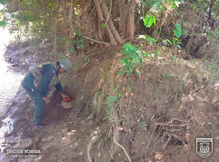 Ejército de Nicaragua destruye peligrosa mina encontrada en comunidad Santa Paula, en Somotillo