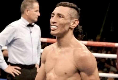 «Gemelo» Alvarado supera a Tobias Reyes y peleará título mundial ante Ángel Ayala