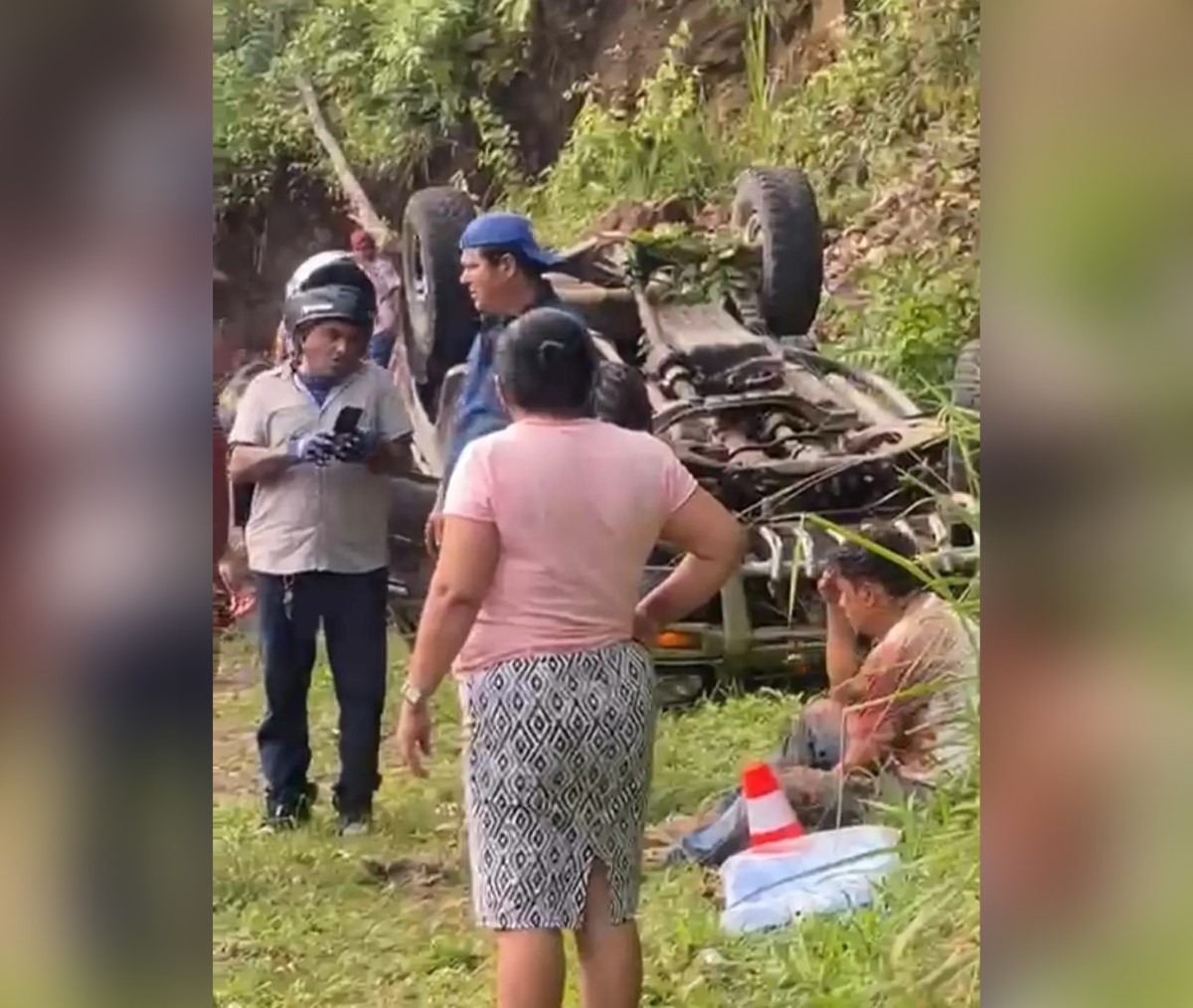 Dos personas muertas en accidente de camioneta negro en El Cuá