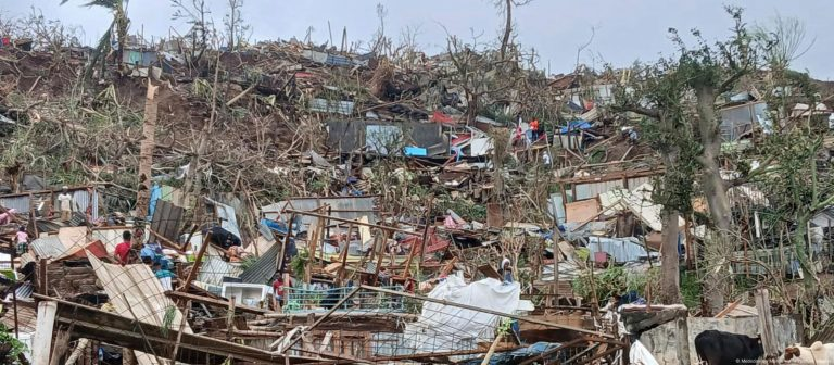 El ciclón Chido azotó Mozambique el domingo, con vientos de hasta 260 km/h