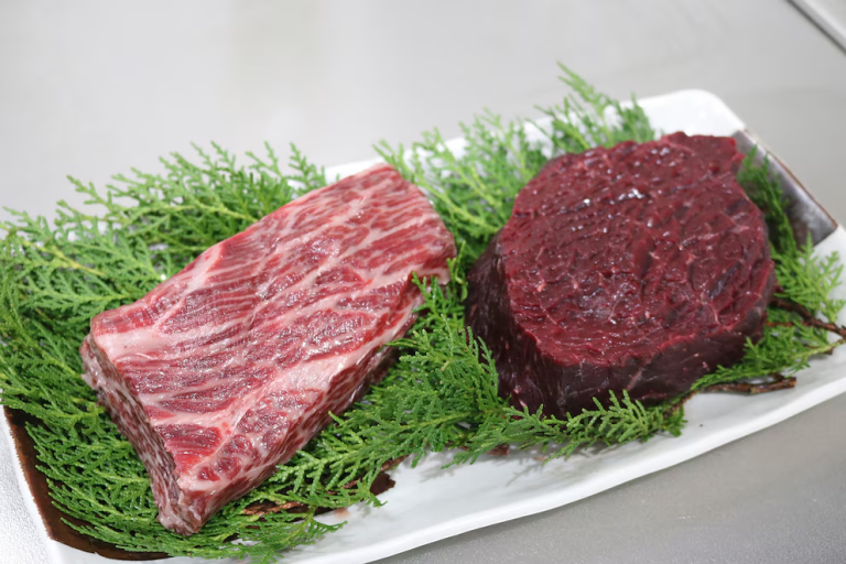 Japón subasta carne de ballena de aleta a mas de mil dólares por kilogramo