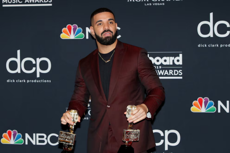 Drake sorprende al ofrecer 10 mil dólares en concurso de imitadores en Toronto