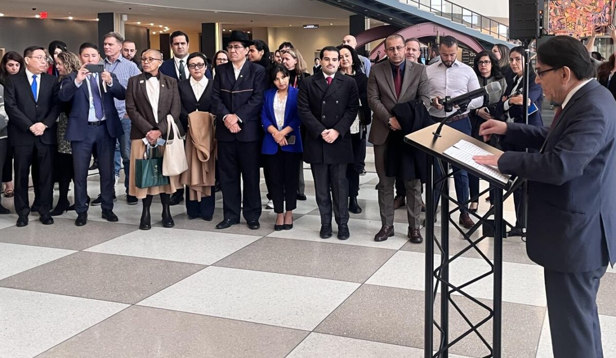 Compañero Jaime Hermida Castillo, Embajador, Representante
Permanente de Nicaragua ante las Naciones Unidas, inaugura la
Exposición Fotográfica sobre Gaza