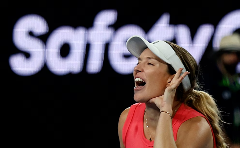 Tenista provoca al público con gestos tras victoria en el Australian Open