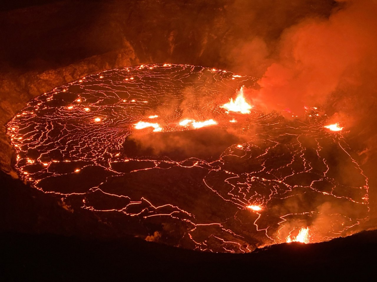 El viernes el volcán Kilauea en Hawái entró en erupción por quinta vez desde el mes de diciembre