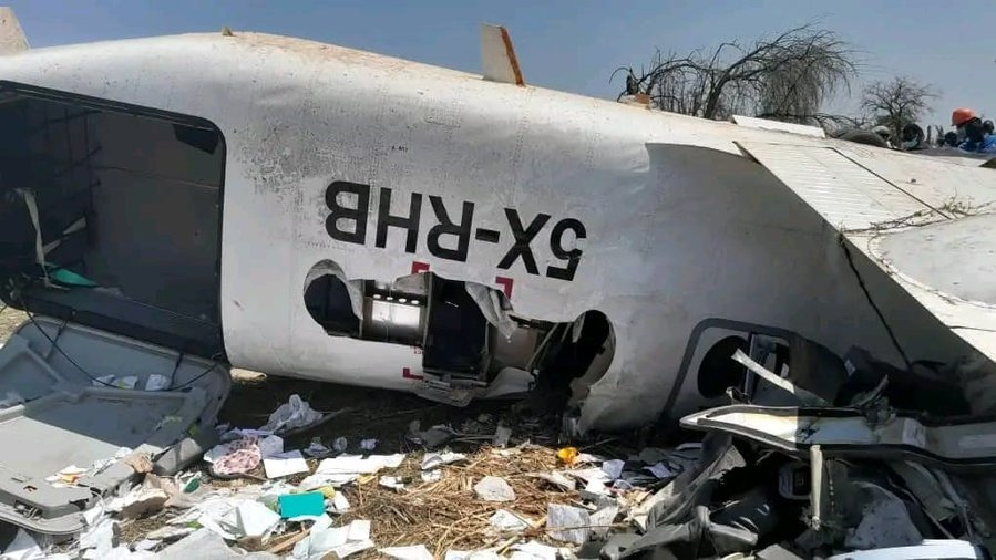 Al menos 20 personas murieron luego de que un avión se estrellara mientras despegaba del campo petrolífero de Unidad, en Sudán del Sur