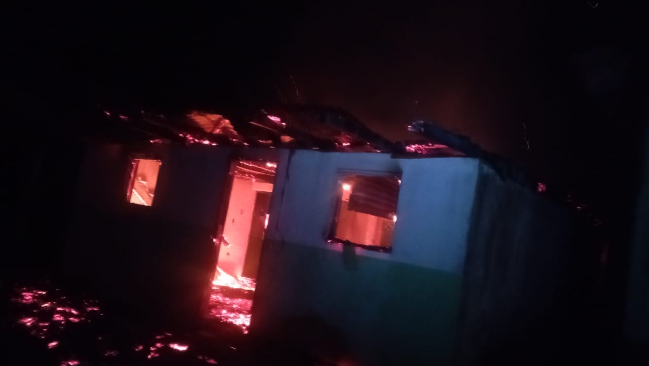 Incendio causado por cortocircuito deja en la calle a una familia en ...