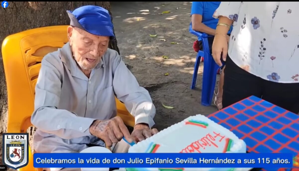 Celebra los 115 años de don Julio Sevilla con la Alcaldía de León