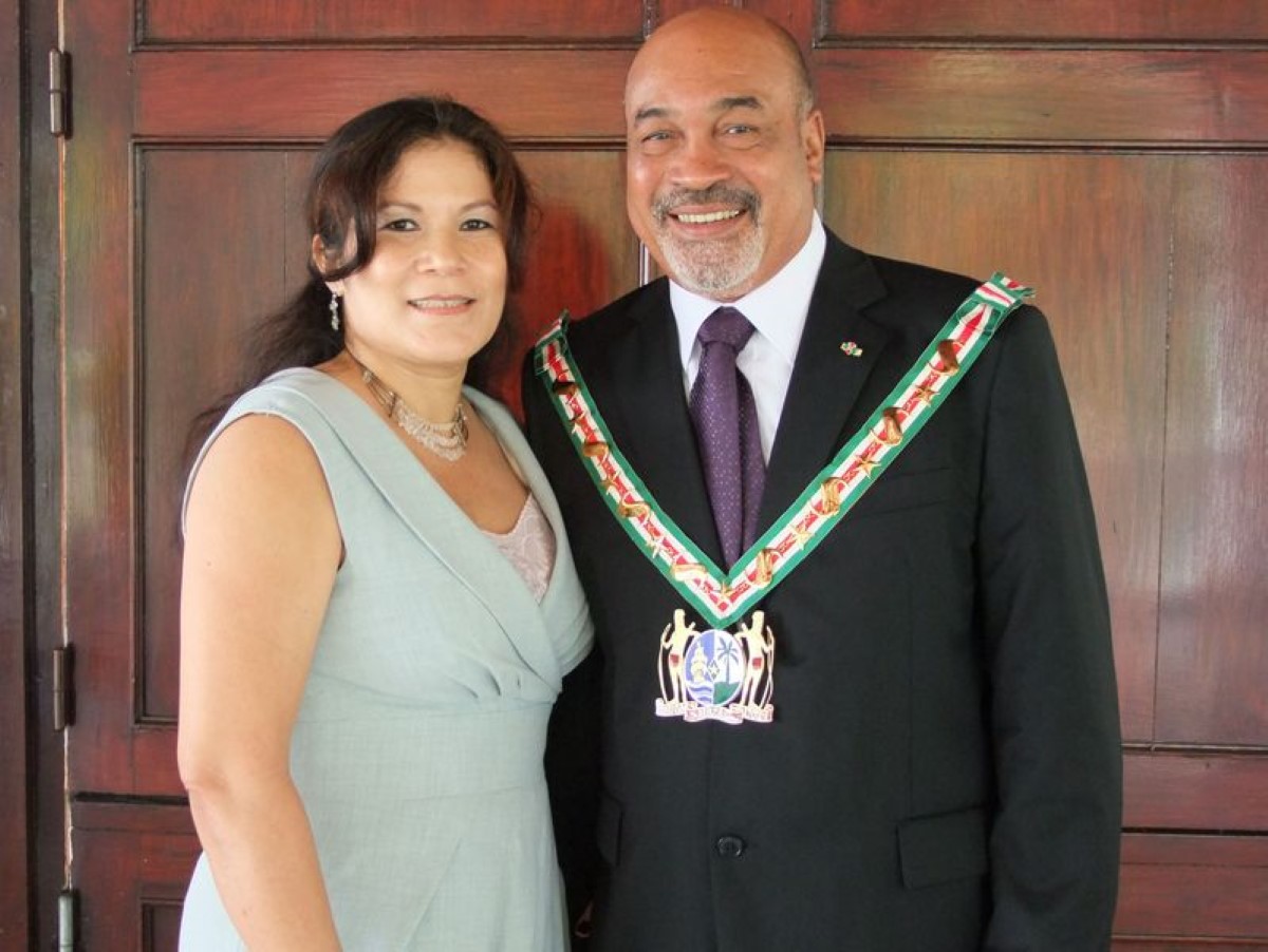 Ingrid Bouterse-Waldring y su esposo Desire Delano Bouterse