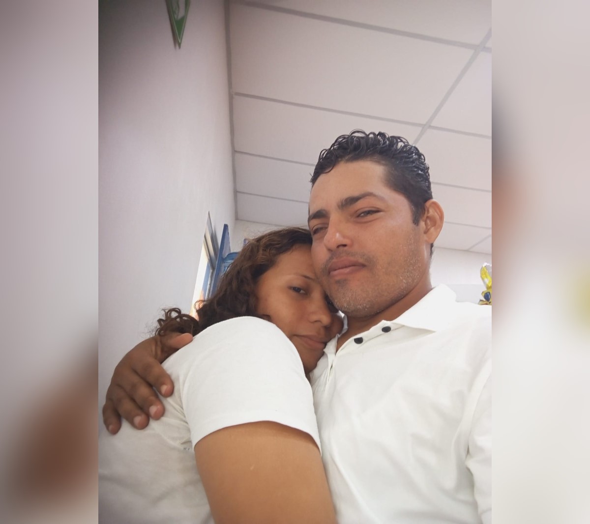 Luz del Carmen Moreno Mora, de 23 años, y su novio Kevin Magdiel Arce, de 32 años