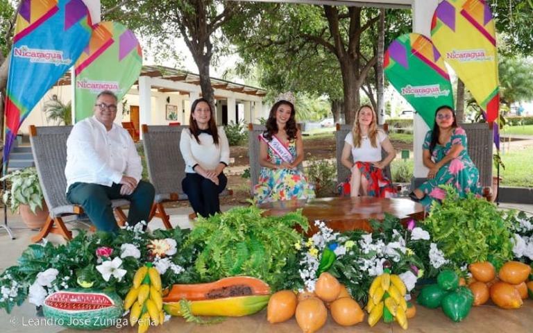 INTUR realiza lanzamiento oficial del Festival Reinas de Verano 2025