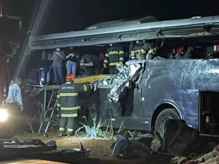 Tragedia en Brasil: 12 universitarios mueren en accidente de tránsito