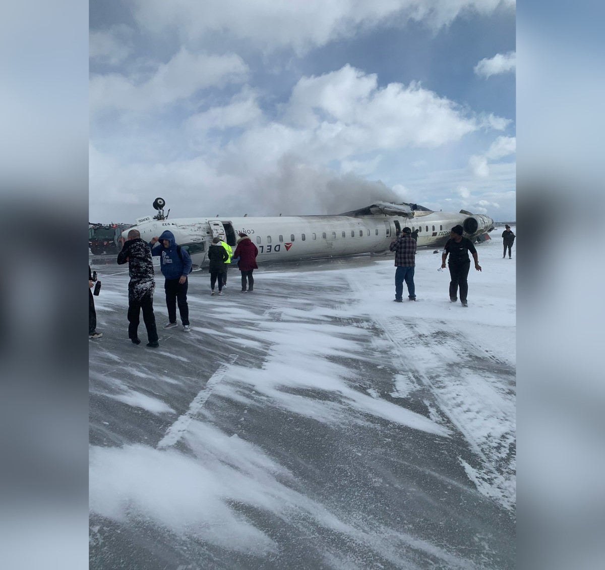 ¡Emergencia en Toronto! Avión de Delta Airlines se estrella y volca en Aeropuerto Pearson