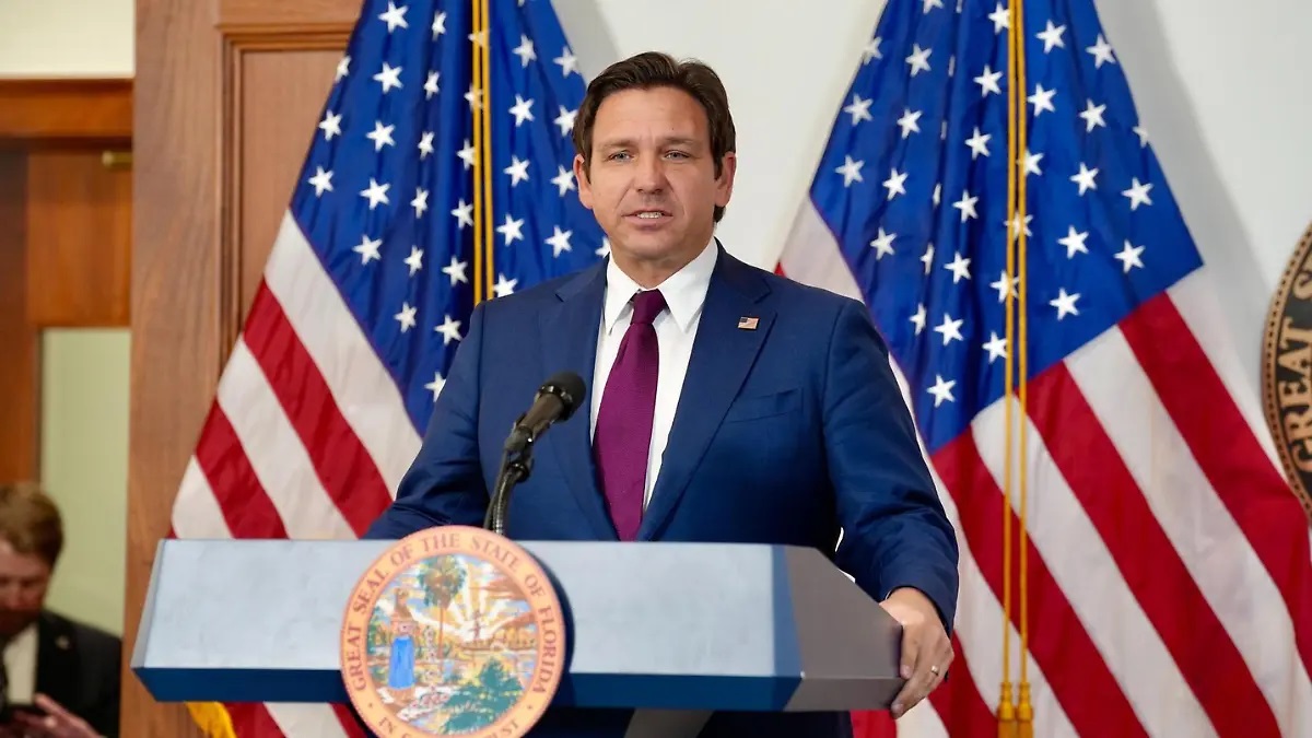 Nuevas leyes antiinmigrantes firmadas en Florida por Ron DeSantis