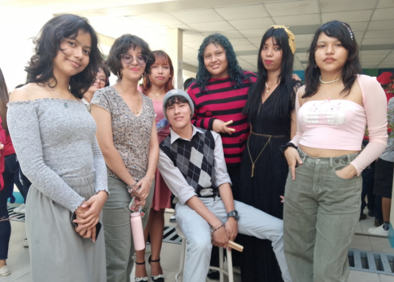 Estudiantes del Centro Cultural Politécnico José Coronel Urtecho conmemoran 109 años de la inmortalidad de Rubén Darío