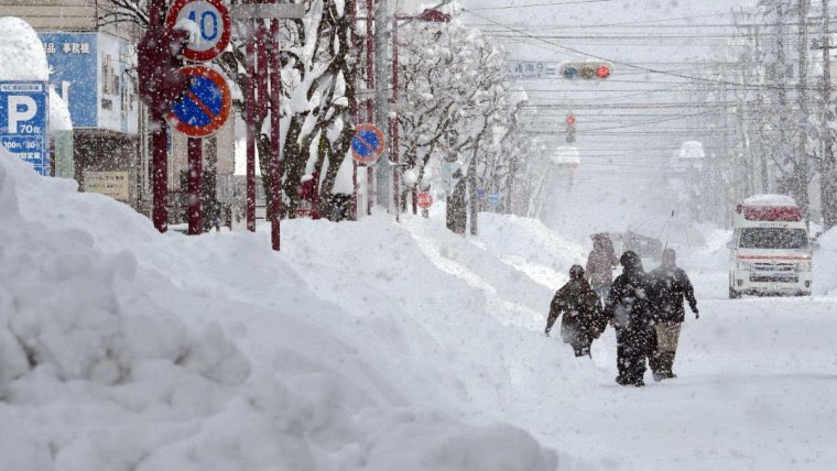 Así se ve Japón tras una de las tormentas más fuertes del invierno, que comenzó el 4 de febrero