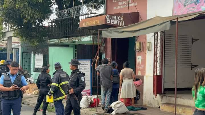 Incendio en Chinandega: Bomberos sofocan las llamas en casa y oficinas