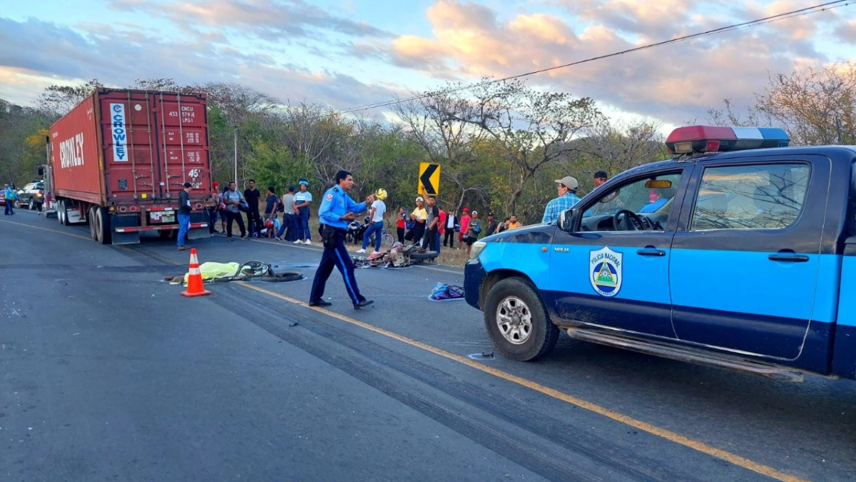 Muere joven motociclista al chocar con furgón en Palacagüina