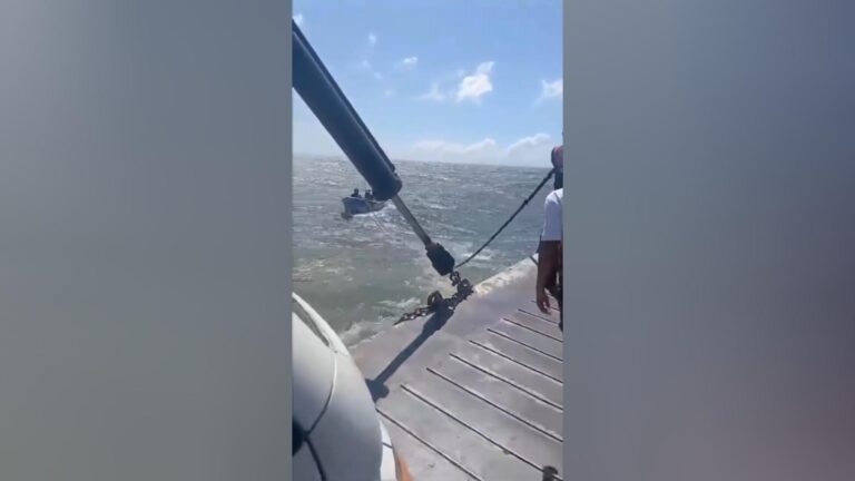 Tripulantes del ferry Rey del Cocibolca rescatan a tres náufragos