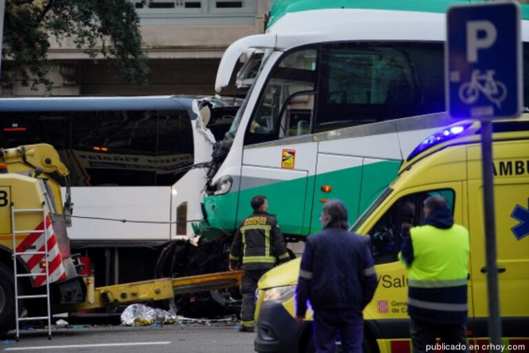 Choque de buses deja 51 heridos en Barcelona