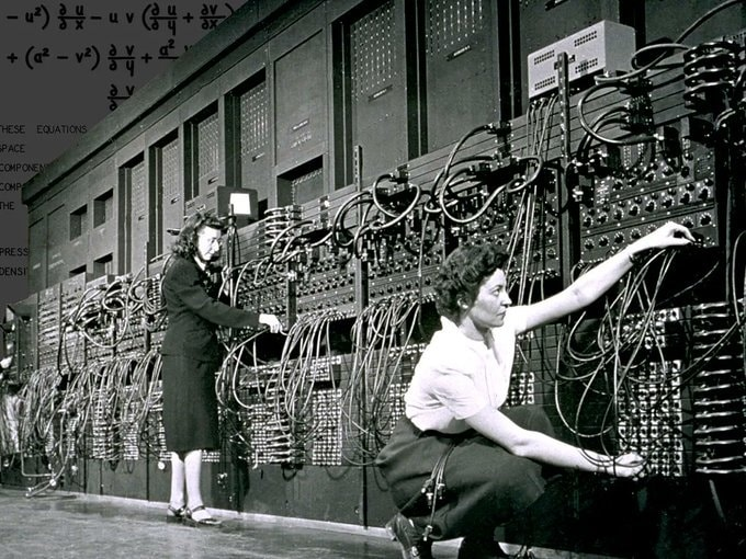 Hace 79 años Hoy se inauguró formalmente en la Universidad de Pensilvania ENIAC, una de las primeras computadoras electrónicas de propósito general, y seis mujeres se convirtieron en sus primeras programadoras