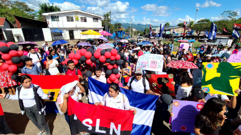 Matagalpa y Nueva Segovia celebran a la mujer con caminatas y arte