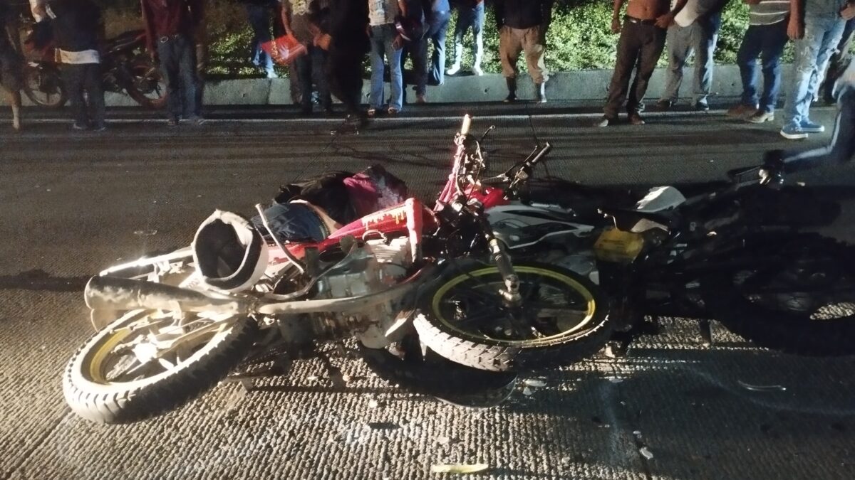 Trágico accidente vial: dos muertos por colisión de motocicletas