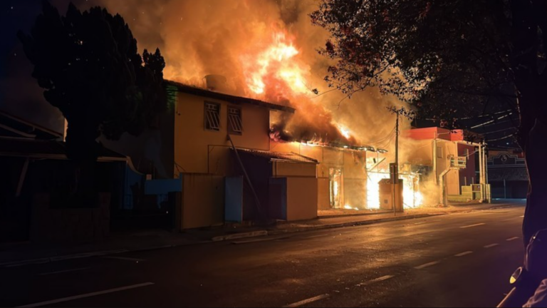 Incendio en albergue deja 4 fallecidos en Brasil