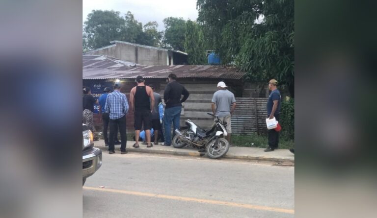 Motociclista pierde la vida al chocar contra valla metálica en Rosita