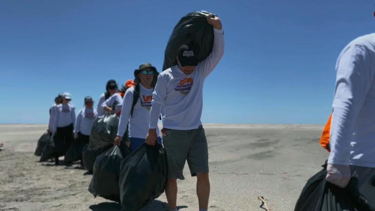 Voluntarios de LOTO Nicaragua limpian Salinas Grandes en el Día Internacional de la Mujer