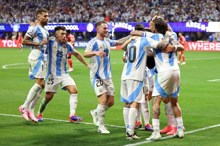 Argentina doblega de visitante a Uruguay en eliminatorias Mundialistas