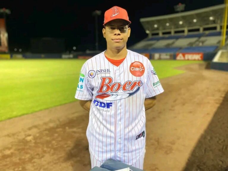 Picher del Bóer Santos Jarquín queda a un strike de lanzar juego perfecto