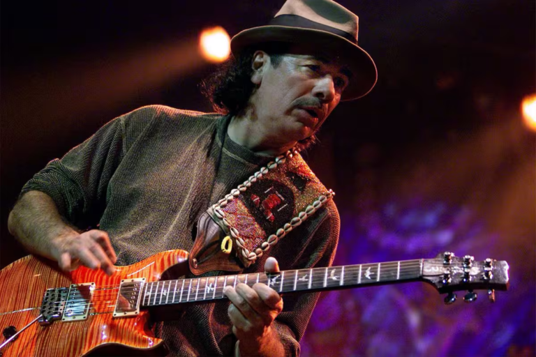 Hospitalizan a Carlos Santana por deshidratación