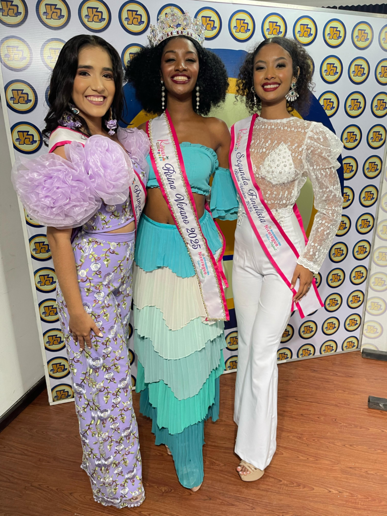 Reina de verano y finalistas engalanaron los estudios de La Nueva Radio Ya