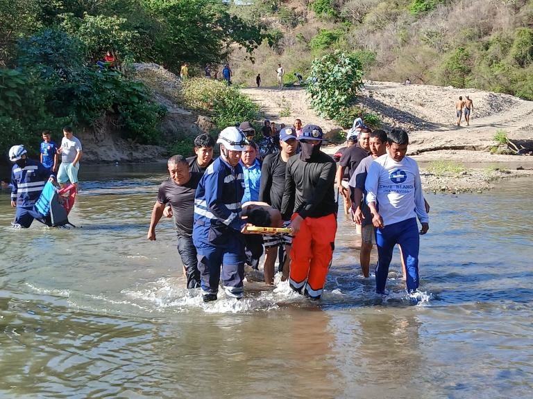 Cruz Blanca recupera cuerpo de sujeto ahogado en una poza de Ocotal