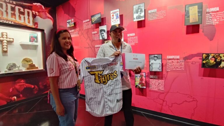 Un pedazo de Nicaragua en el museo de los Diablos Rojos: la camiseta de los tigres de Chinandega se une a la colección