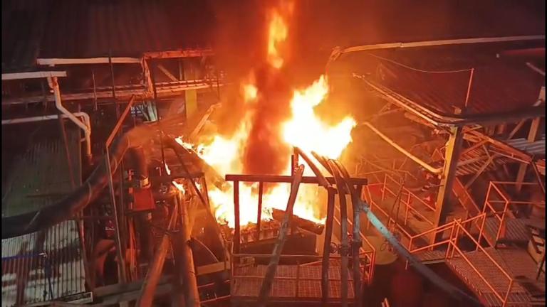 Arde plantel de empresa minera HEMCO en Bonanza