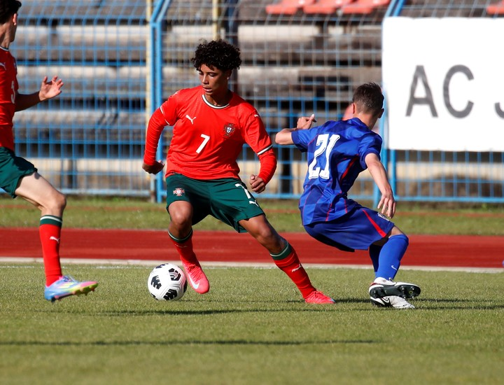 Cristiano Ronaldo Jr. anotó doblete para comandar el triunfo de Portugal Sub-15