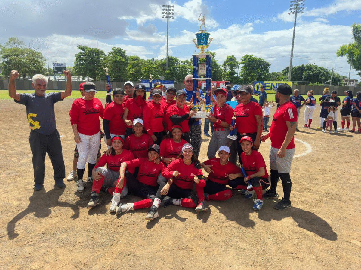 León campeona del torneo nacional de Sofball rápido