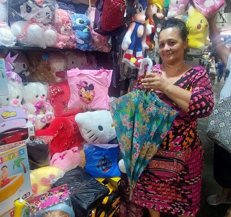 Prepárate para la lluvia: Sombrillas y botas en Managua