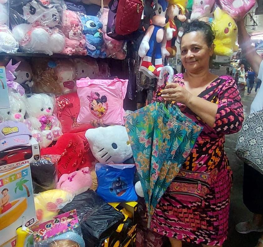 Prepárate para la lluvia: Sombrillas y botas en Managua