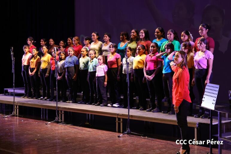Coro Femenino Infantil: Amistad China-Nicaragua