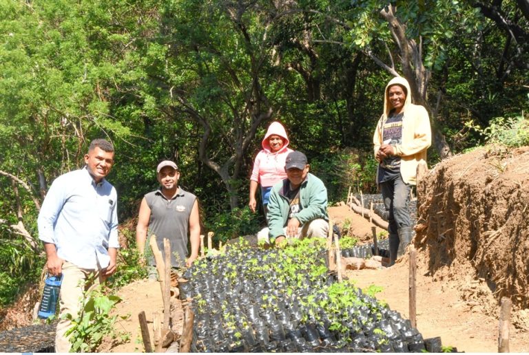 MARENA visita la Finca Santiago, un modelo agro-ambiental ubicado en El Crucero