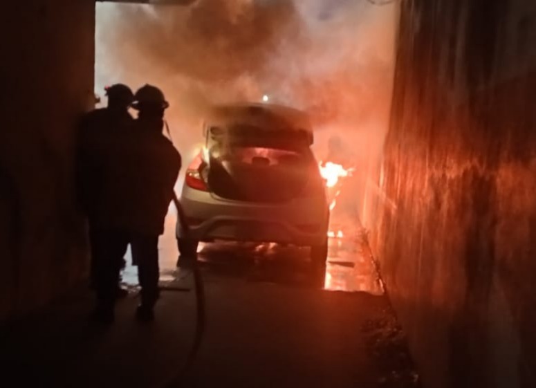 Incendio de auto en Estelí: Itzel Loza a golpe de calcetín