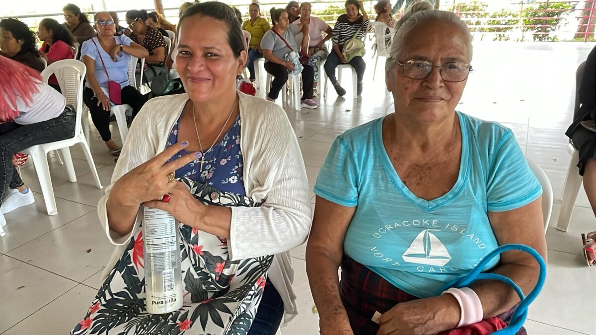 Consulta ginecológica gratuita para mamás en Nicaragua