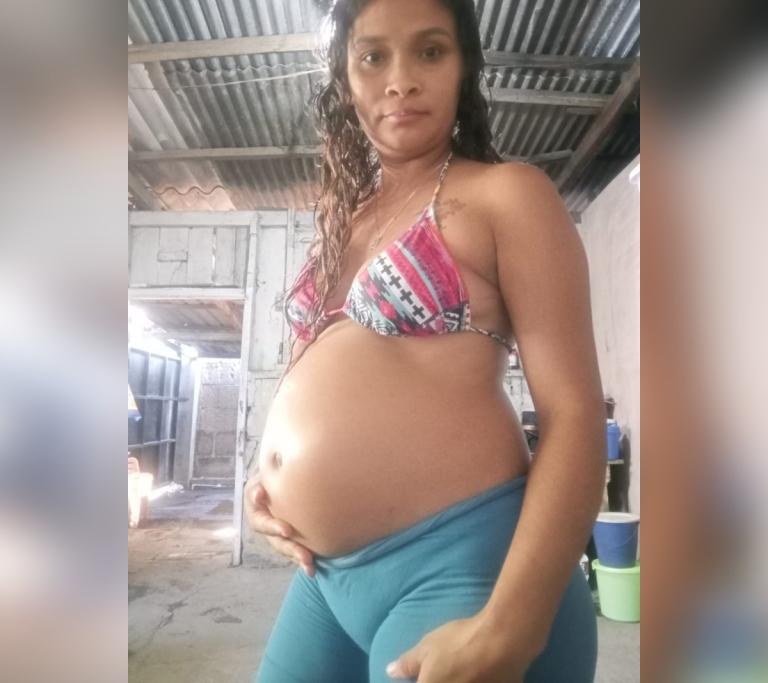 Joven en la dulce espera de su cuarto hijo busca ganar La Madre Panza 2025
