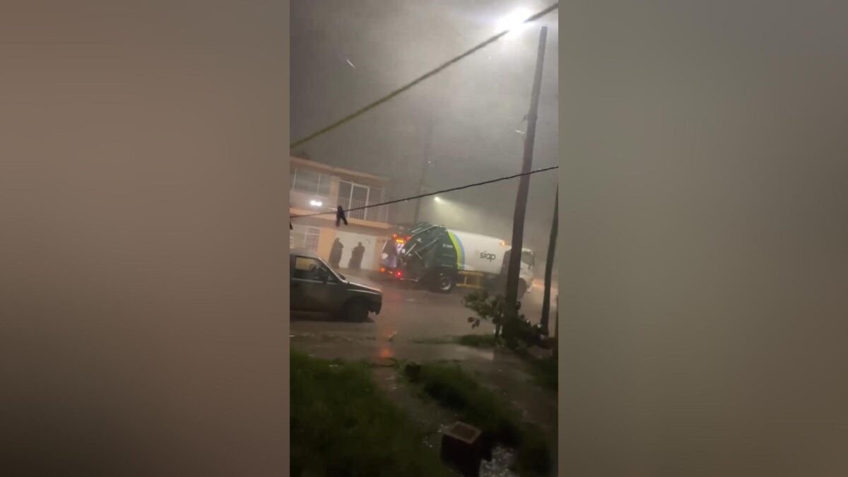 Fuertes lluvias en León causan inundaciones y caos