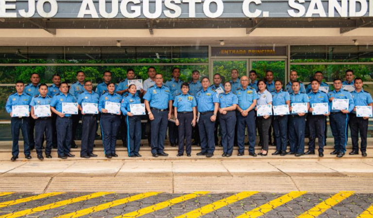 Policía Nacional forma a nuevos peritos en Especialidades de Criminalística Forense