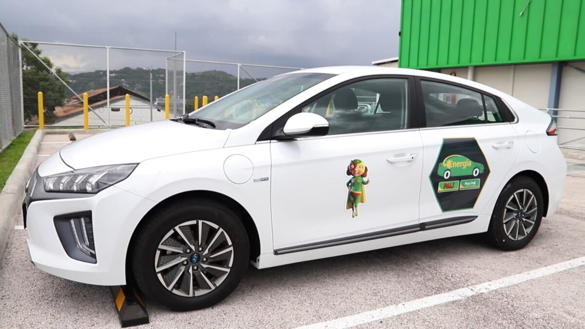Walmart incorpora 90 vehículos eléctricos a su flota